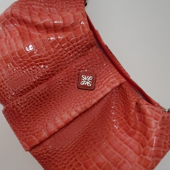 Clutch - Picture 2 of 4